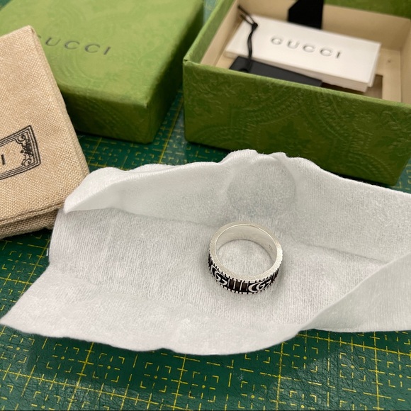 *SOLD* Gucci Interlocking Marmont Ring Size 15 (7.25 US) - Picture 5 of 12